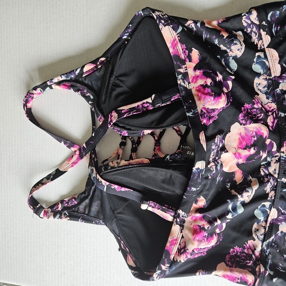 Torrid Pink and Black Floral Strappy One Piece Swimsuit NWT Size 2X - Picture 11 of 14